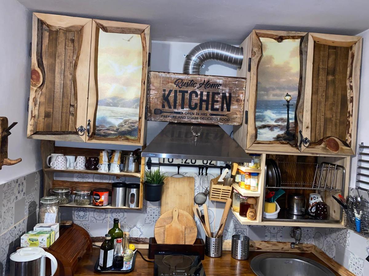 Rustic Home Tara Kaludjerske Bare Bagian luar foto